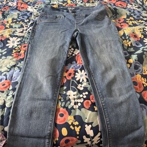 Style & Co. Women's Blue Capri pull up Jeans